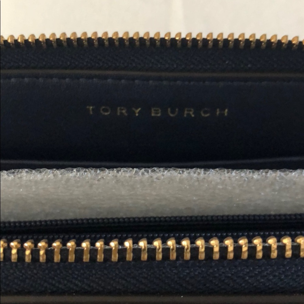 🛑 SOLD ON MERCARI TORY Burch Parker Geo T Wallet - Picture 5 of 5